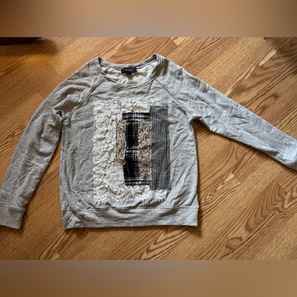 Karen Kane sweatshirt Top with Lace and Plaid Patch - Picture 1 of 3